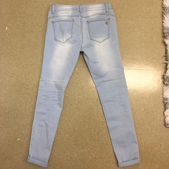 Light wash jeans - Picture 3 of 3